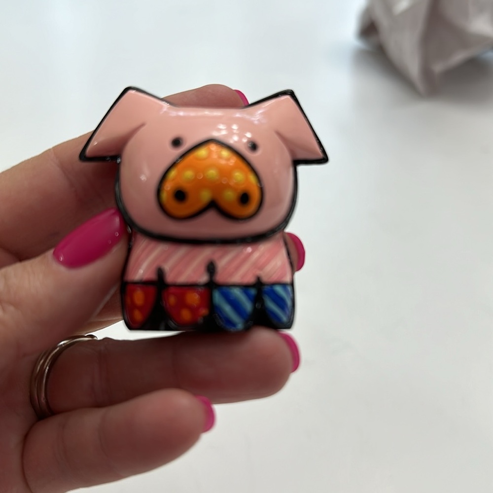 Romero Britto miniature pig - Picture 6 of 6